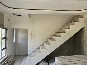 2 Bedroom Flat & Apartment