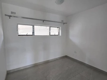 2 Bedroom Flat & Apartment