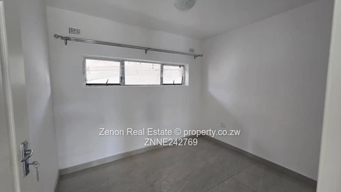 2bed in ashdown park ,gated complex 75k