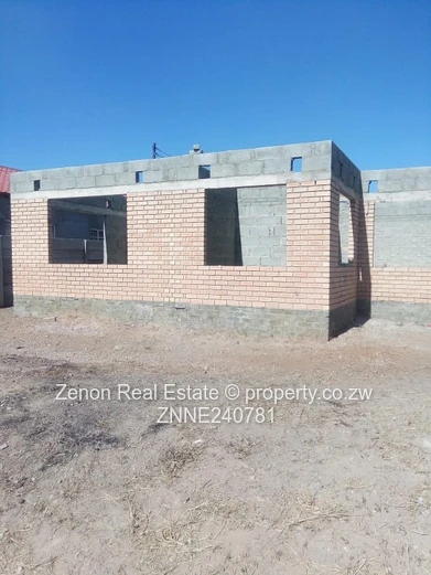 4 bed house in Gweru woodlands on window level..24k