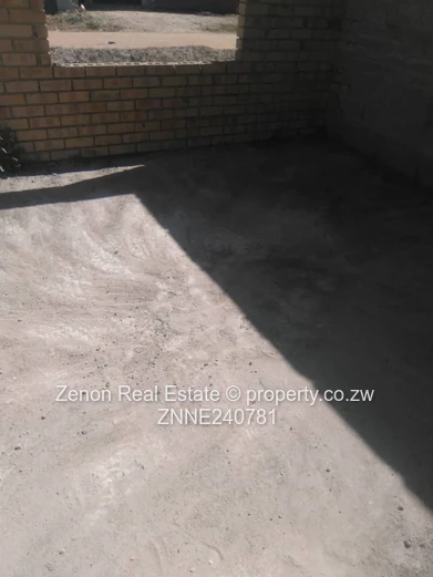 4 bed house in Gweru woodlands on window level..24k